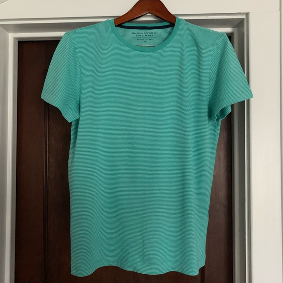 Banana Republic Other - Banana Republic soft wash tee. M. Like new. Banana Republic Other - Banana Republic soft wash tee. M. Like new.